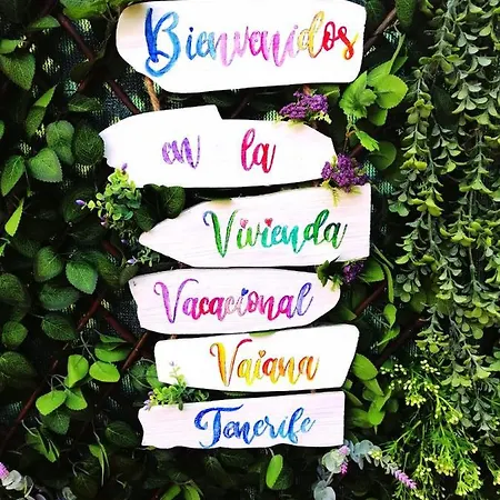 Vivienda Vacacional Vaiana 펜션 아로나